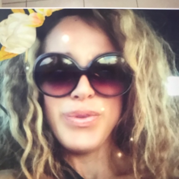 Meet your Posher, Peyton - Picture 1 of 1